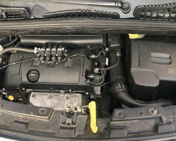 Сірий Сітроен С3 Пікассо, об'ємом двигуна 1.4 л та пробігом 168 тис. км за 5400 $, фото 32 на Automoto.ua