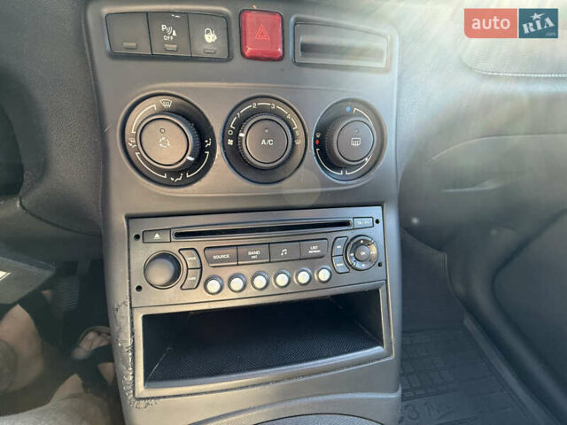 Серый Ситроен С3 Пикассо, объемом двигателя 1.4 л и пробегом 200 тыс. км за 5490 $, фото 16 на Automoto.ua