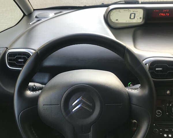 Сірий Сітроен С3 Пікассо, об'ємом двигуна 1.4 л та пробігом 168 тис. км за 5400 $, фото 26 на Automoto.ua