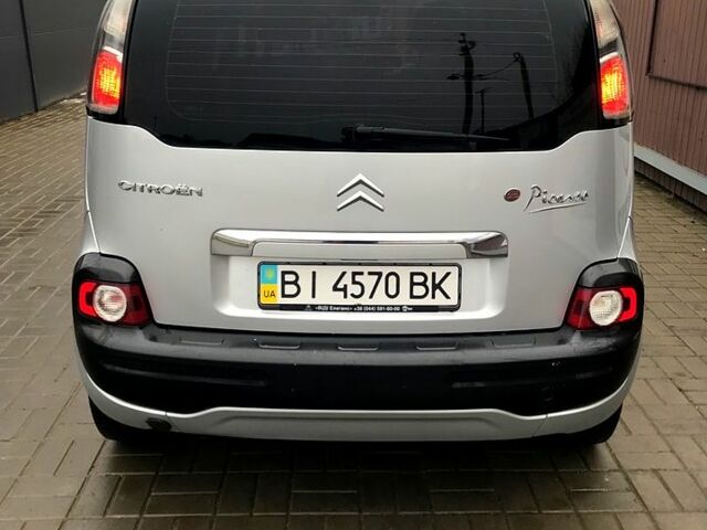 Серый Ситроен С3 Пикассо, объемом двигателя 1.4 л и пробегом 180 тыс. км за 4950 $, фото 3 на Automoto.ua