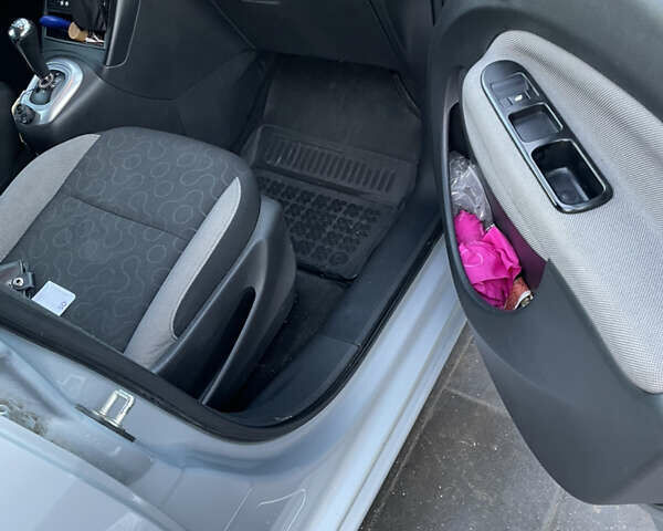 Сірий Сітроен С3 Пікассо, об'ємом двигуна 1.6 л та пробігом 364 тис. км за 5300 $, фото 29 на Automoto.ua