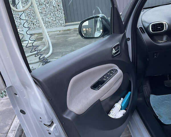 Сірий Сітроен С3 Пікассо, об'ємом двигуна 1.6 л та пробігом 364 тис. км за 5300 $, фото 11 на Automoto.ua