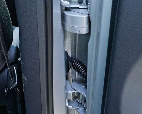 Серый Ситроен С3 Пикассо, объемом двигателя 1.56 л и пробегом 182 тыс. км за 6900 $, фото 4 на Automoto.ua