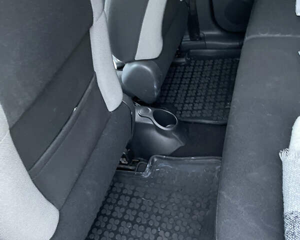 Сірий Сітроен С3 Пікассо, об'ємом двигуна 1.6 л та пробігом 364 тис. км за 5300 $, фото 13 на Automoto.ua