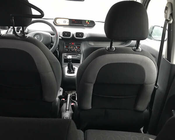 Серый Ситроен С3 Пикассо, объемом двигателя 1.4 л и пробегом 180 тыс. км за 4950 $, фото 6 на Automoto.ua