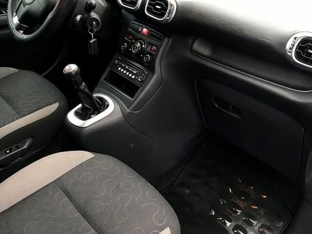 Серый Ситроен С3 Пикассо, объемом двигателя 1.4 л и пробегом 180 тыс. км за 4950 $, фото 5 на Automoto.ua