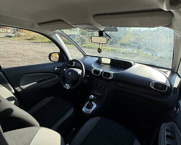 Сітроен С3 Пікассо 2012 у Житомирі на Automoto.ua Сірий Сітроен С3 Пікассо, об'ємом двигуна 1.6 л та пробігом 280 тис. км за 5000 $, фото 5 на Automoto.ua