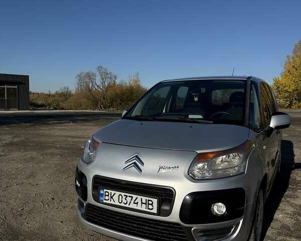 Сітроен С3 Пікассо 2012 у Житомирі на Automoto.ua Сірий Сітроен С3 Пікассо, об'ємом двигуна 1.6 л та пробігом 280 тис. км за 5000 $, фото 1 на Automoto.ua