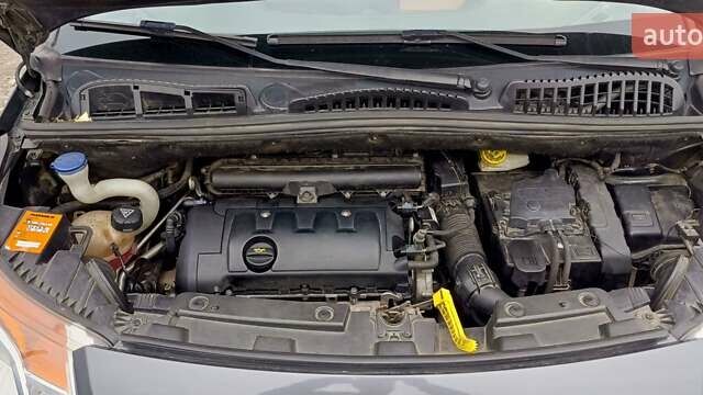Сірий Сітроен С3 Пікассо, об'ємом двигуна 1.4 л та пробігом 170 тис. км за 6200 $, фото 8 на Automoto.ua