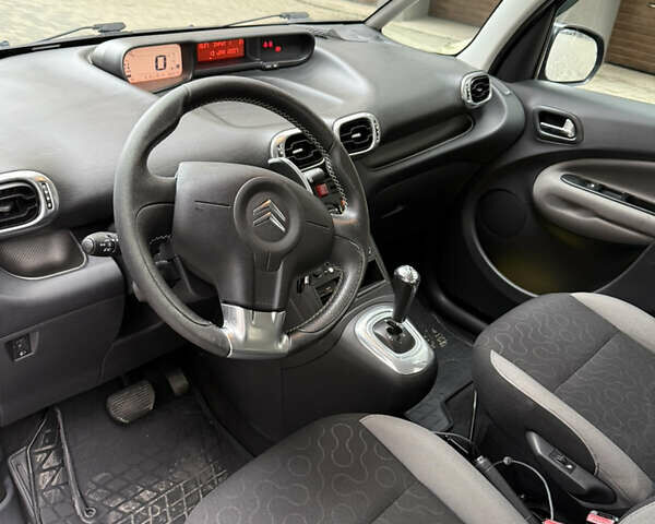 Серый Ситроен С3 Пикассо, объемом двигателя 1.6 л и пробегом 101 тыс. км за 6600 $, фото 7 на Automoto.ua