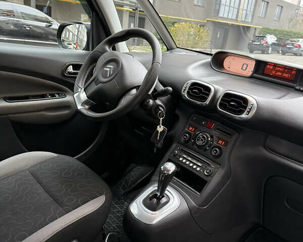 Серый Ситроен С3 Пикассо, объемом двигателя 1.6 л и пробегом 101 тыс. км за 6600 $, фото 8 на Automoto.ua