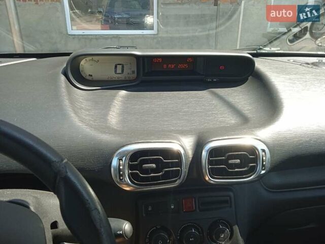 Сірий Сітроен С3 Пікассо, об'ємом двигуна 1.56 л та пробігом 232 тис. км за 7800 $, фото 24 на Automoto.ua