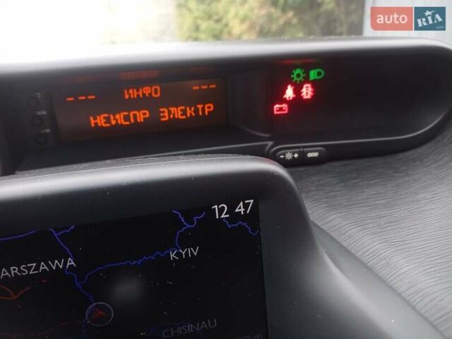 Серый Ситроен С3 Пикассо, объемом двигателя 1.56 л и пробегом 220 тыс. км за 7600 $, фото 4 на Automoto.ua