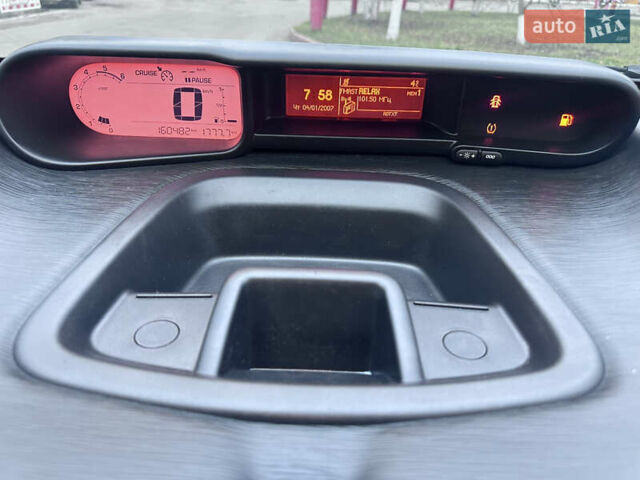 Серый Ситроен С3 Пикассо, объемом двигателя 1.56 л и пробегом 161 тыс. км за 7900 $, фото 28 на Automoto.ua