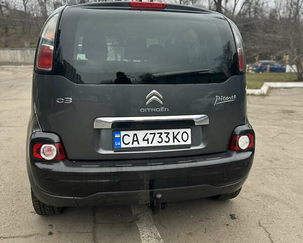 Серый Ситроен С3 Пикассо, объемом двигателя 1.56 л и пробегом 161 тыс. км за 7900 $, фото 4 на Automoto.ua