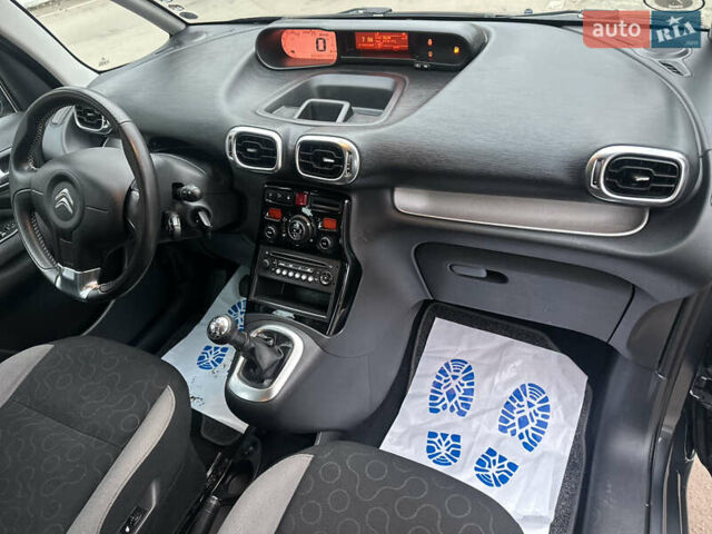 Серый Ситроен С3 Пикассо, объемом двигателя 1.56 л и пробегом 161 тыс. км за 7900 $, фото 22 на Automoto.ua
