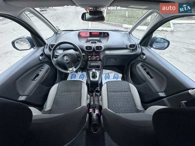 Серый Ситроен С3 Пикассо, объемом двигателя 1.56 л и пробегом 161 тыс. км за 7900 $, фото 29 на Automoto.ua
