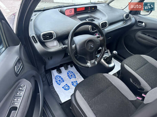 Серый Ситроен С3 Пикассо, объемом двигателя 1.56 л и пробегом 161 тыс. км за 7900 $, фото 11 на Automoto.ua