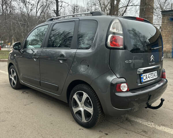 Серый Ситроен С3 Пикассо, объемом двигателя 1.56 л и пробегом 161 тыс. км за 7900 $, фото 5 на Automoto.ua
