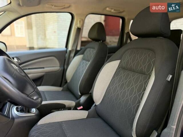 Синий Ситроен С3 Пикассо, объемом двигателя 1.56 л и пробегом 227 тыс. км за 7200 $, фото 10 на Automoto.ua