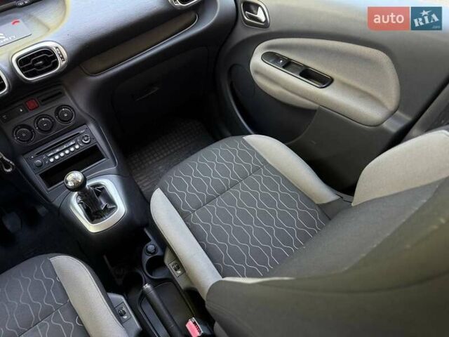 Синий Ситроен С3 Пикассо, объемом двигателя 1.56 л и пробегом 227 тыс. км за 7200 $, фото 14 на Automoto.ua