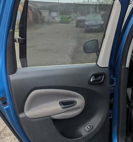 Синий Ситроен С3 Пикассо, объемом двигателя 1.56 л и пробегом 121 тыс. км за 8800 $, фото 6 на Automoto.ua