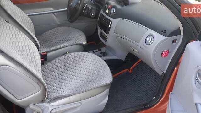 Оранжевый Ситроен С3 Плюриель, объемом двигателя 1.6 л и пробегом 203 тыс. км за 4100 $, фото 5 на Automoto.ua