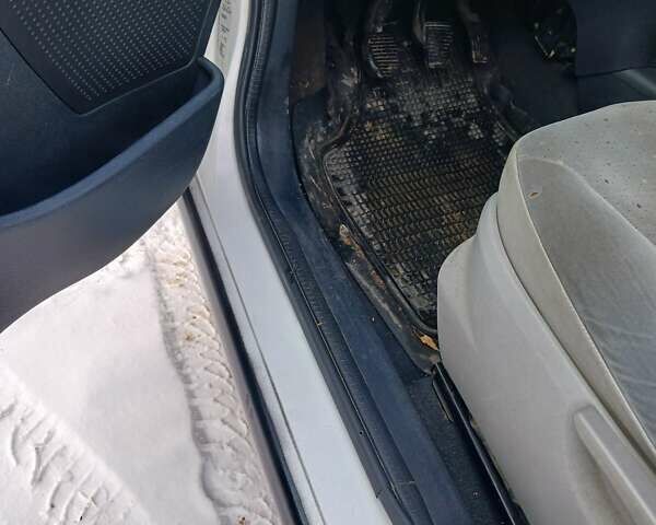 Белый Ситроен С3, объемом двигателя 1.4 л и пробегом 230 тыс. км за 3000 $, фото 8 на Automoto.ua