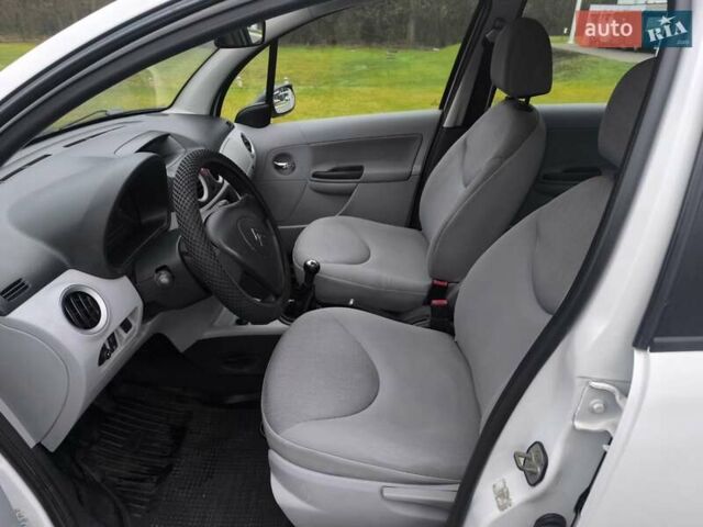Белый Ситроен С3, объемом двигателя 1.1 л и пробегом 174 тыс. км за 4000 $, фото 13 на Automoto.ua