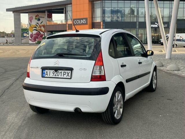 Белый Ситроен С3, объемом двигателя 1.4 л и пробегом 298 тыс. км за 3550 $, фото 2 на Automoto.ua