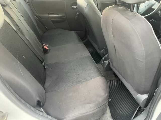 Белый Ситроен С3, объемом двигателя 1.4 л и пробегом 298 тыс. км за 3550 $, фото 6 на Automoto.ua