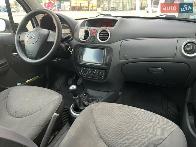 Белый Ситроен С3, объемом двигателя 1.4 л и пробегом 319 тыс. км за 3450 $, фото 5 на Automoto.ua