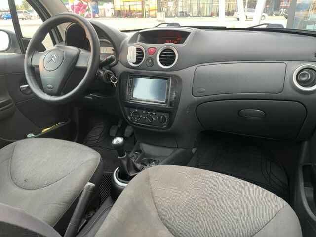 Белый Ситроен С3, объемом двигателя 1.4 л и пробегом 298 тыс. км за 3550 $, фото 5 на Automoto.ua