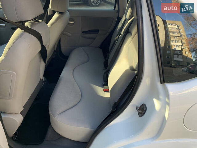 Белый Ситроен С3, объемом двигателя 1.36 л и пробегом 180 тыс. км за 3450 $, фото 11 на Automoto.ua