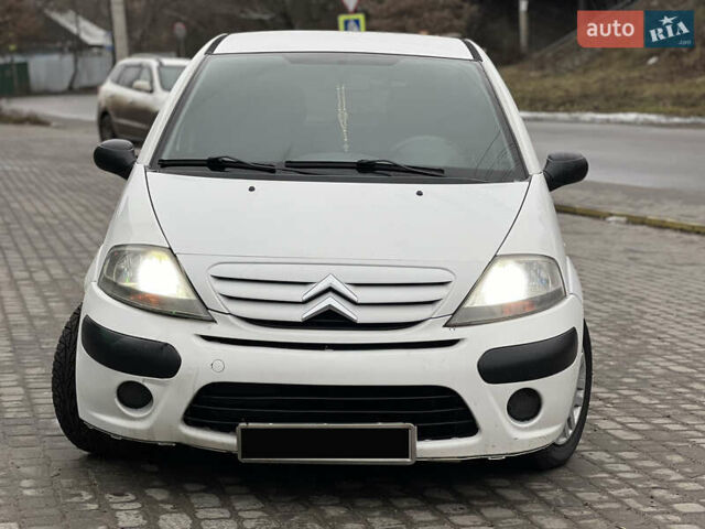 Белый Ситроен С3, объемом двигателя 1.46 л и пробегом 300 тыс. км за 2999 $, фото 1 на Automoto.ua