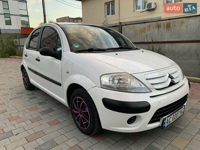 Белый Ситроен С3, объемом двигателя 1.36 л и пробегом 180 тыс. км за 3450 $, фото 1 на Automoto.ua
