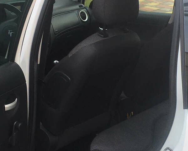 Белый Ситроен С3, объемом двигателя 1.1 л и пробегом 132 тыс. км за 4000 $, фото 10 на Automoto.ua