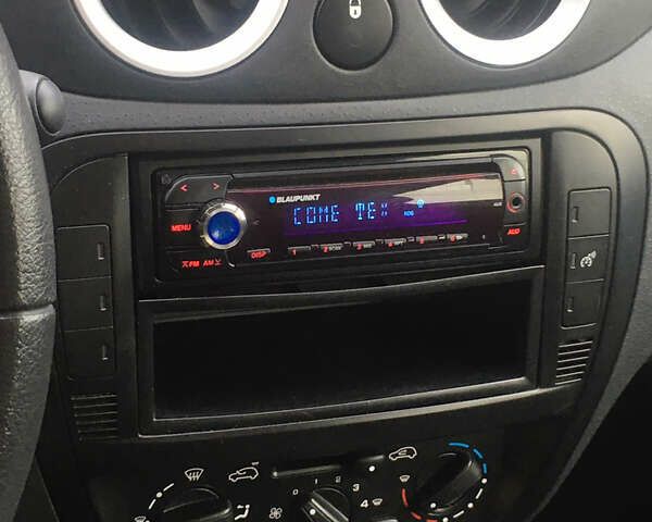 Белый Ситроен С3, объемом двигателя 1.1 л и пробегом 132 тыс. км за 4000 $, фото 17 на Automoto.ua