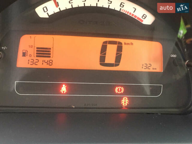 Белый Ситроен С3, объемом двигателя 1.1 л и пробегом 132 тыс. км за 4000 $, фото 12 на Automoto.ua