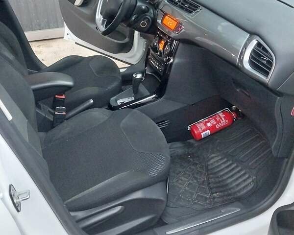 Белый Ситроен С3, объемом двигателя 1.6 л и пробегом 195 тыс. км за 6550 $, фото 19 на Automoto.ua