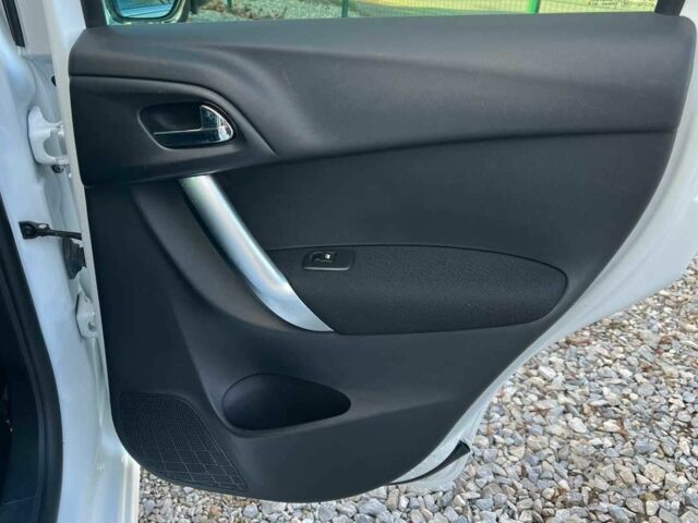 Білий Сітроен С3, об'ємом двигуна 1.6 л та пробігом 195 тис. км за 6999 $, фото 18 на Automoto.ua