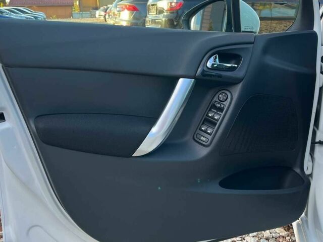 Білий Сітроен С3, об'ємом двигуна 1.6 л та пробігом 195 тис. км за 6999 $, фото 16 на Automoto.ua