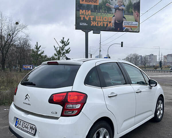 Белый Ситроен С3, объемом двигателя 1.6 л и пробегом 164 тыс. км за 5500 $, фото 4 на Automoto.ua