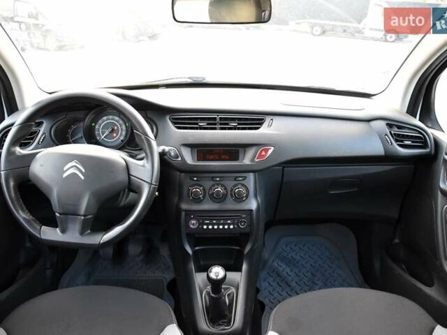 Белый Ситроен С3, объемом двигателя 1.4 л и пробегом 190 тыс. км за 5000 $, фото 23 на Automoto.ua