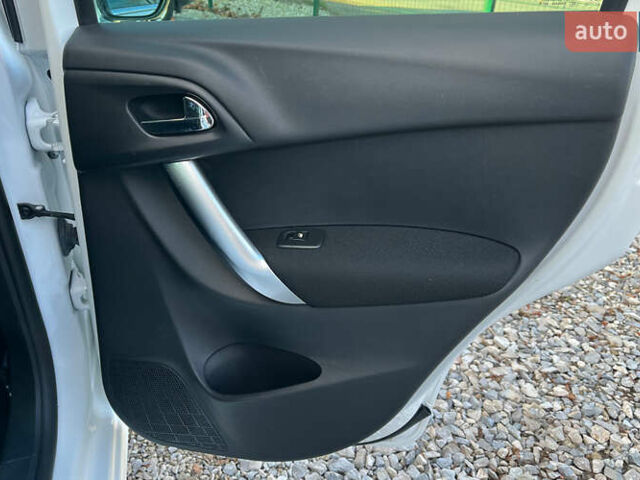 Белый Ситроен С3, объемом двигателя 1.6 л и пробегом 195 тыс. км за 6999 $, фото 18 на Automoto.ua