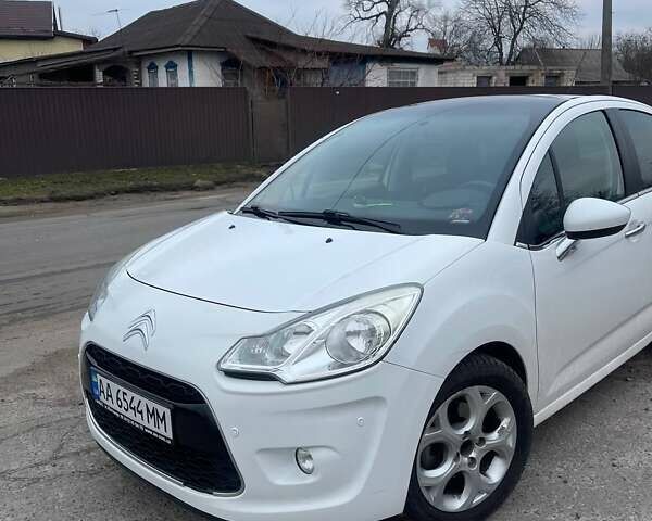 Белый Ситроен С3, объемом двигателя 1.6 л и пробегом 162 тыс. км за 5800 $, фото 11 на Automoto.ua
