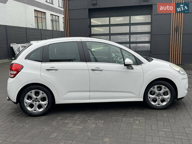 Белый Ситроен С3, объемом двигателя 1.6 л и пробегом 165 тыс. км за 5750 $, фото 6 на Automoto.ua