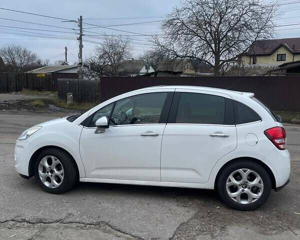 Белый Ситроен С3, объемом двигателя 1.6 л и пробегом 162 тыс. км за 5800 $, фото 8 на Automoto.ua