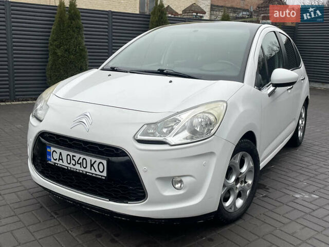 Белый Ситроен С3, объемом двигателя 1.6 л и пробегом 165 тыс. км за 5750 $, фото 1 на Automoto.ua