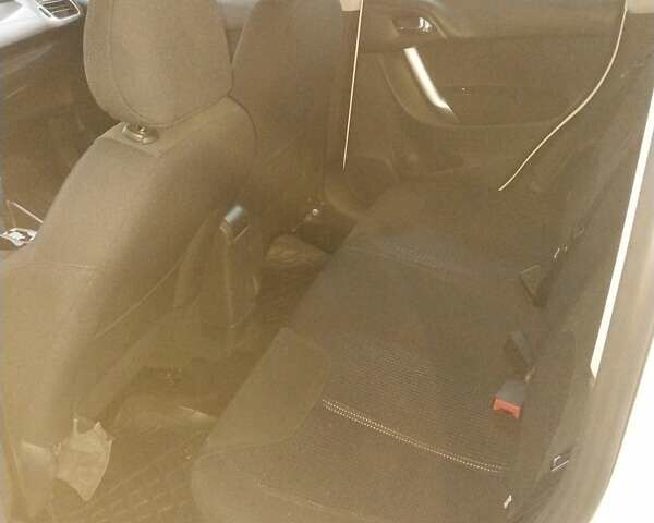 Белый Ситроен С3, объемом двигателя 1.6 л и пробегом 195 тыс. км за 6550 $, фото 24 на Automoto.ua